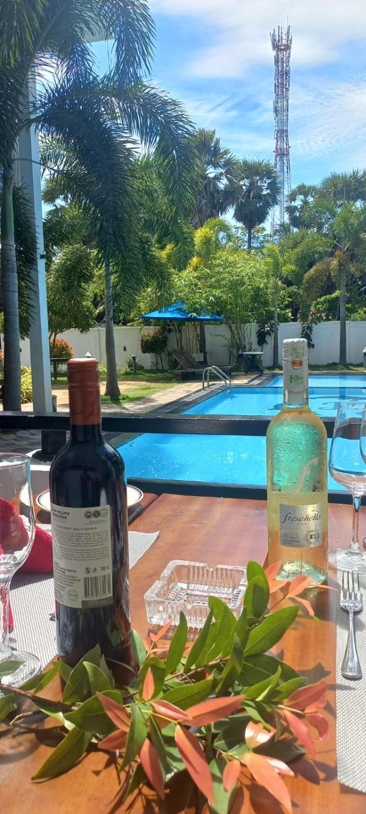 J7 Villaj Resort Trincomalee Luaran gambar