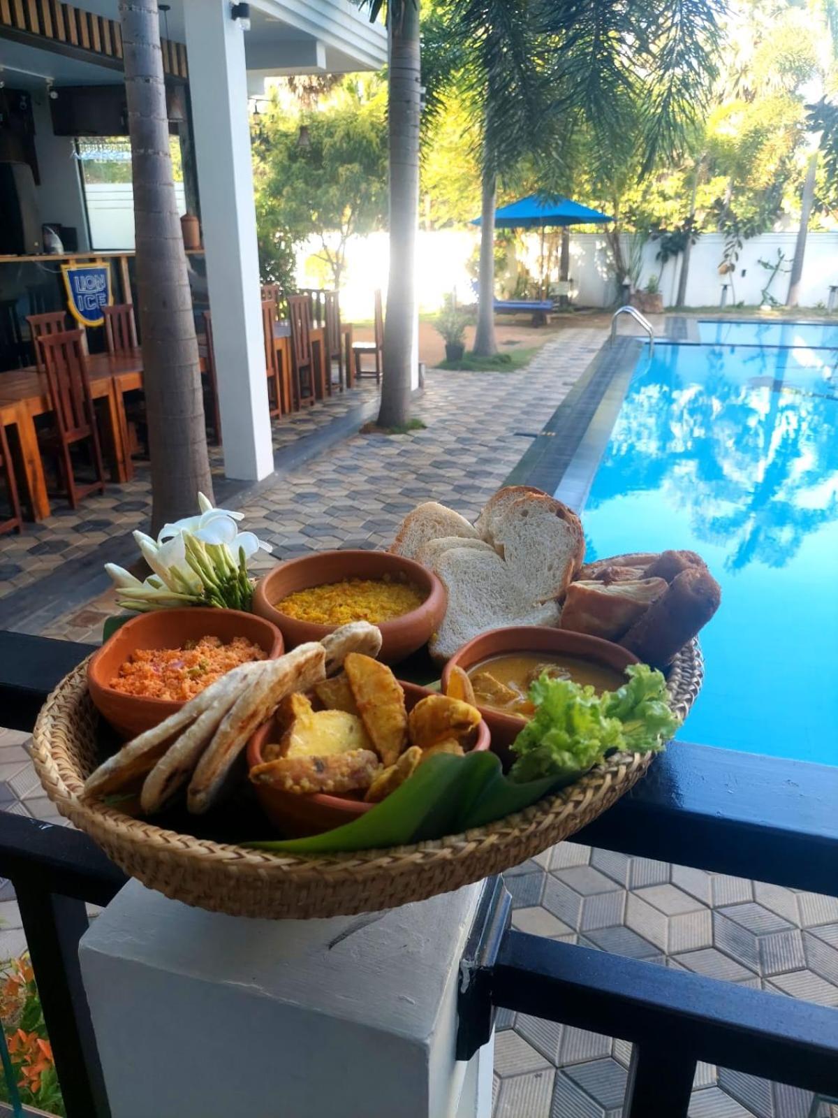 J7 Villaj Resort Trincomalee Luaran gambar