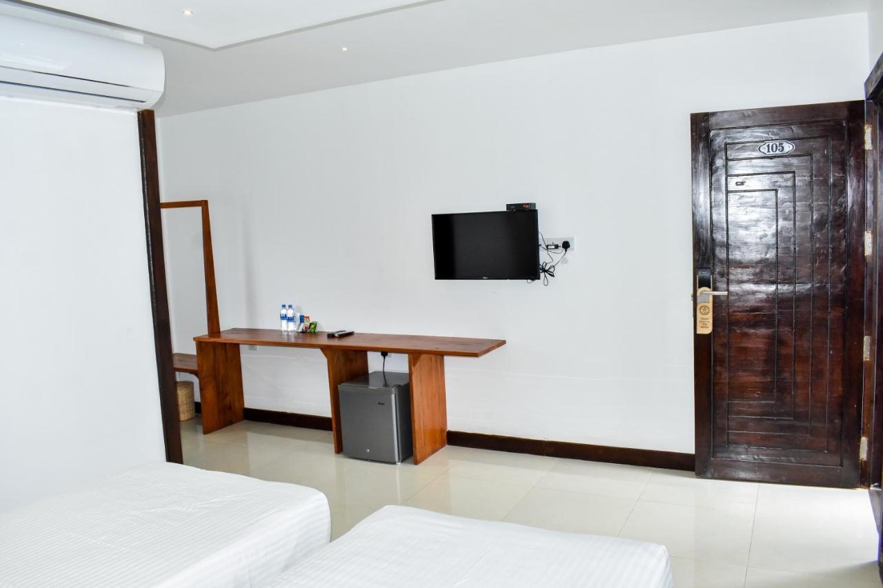 J7 Villaj Resort Trincomalee Luaran gambar